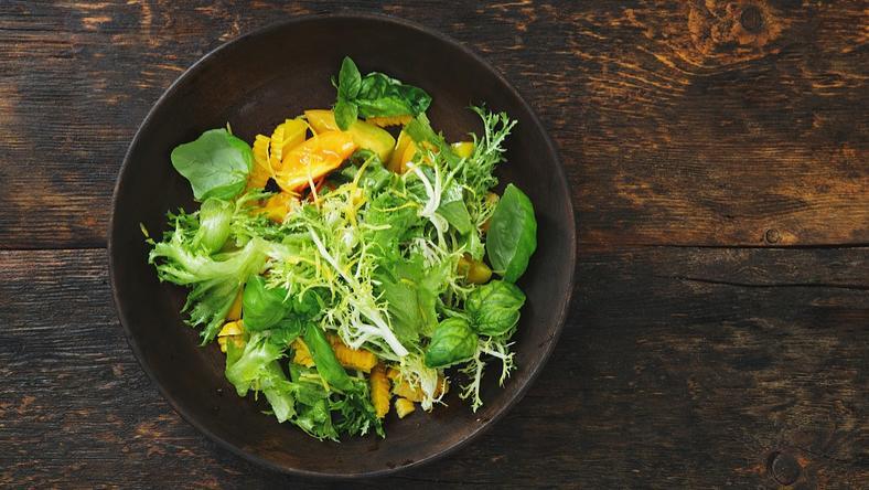 人人吃草的时代,沙拉店主为何却说“我太难了”?